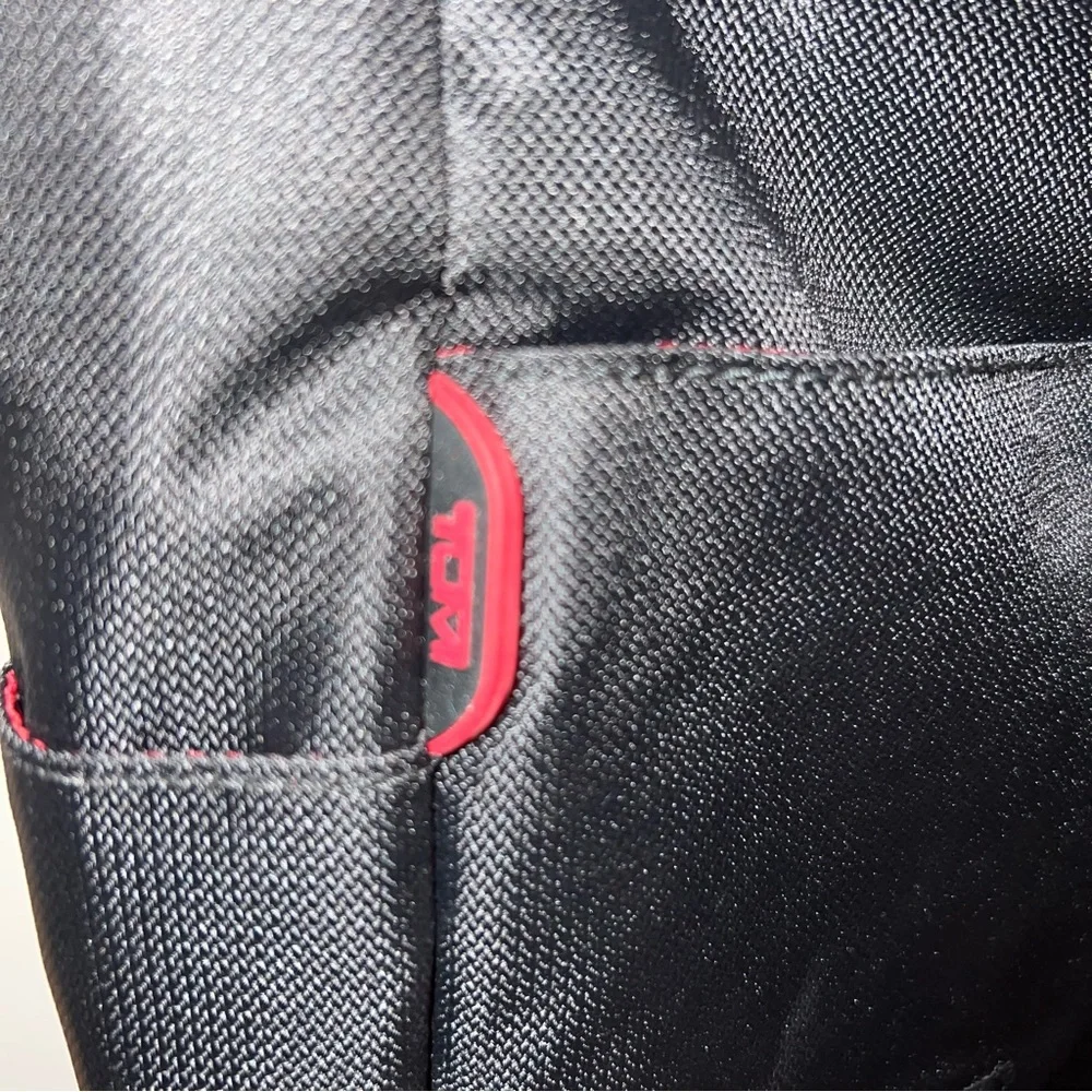 Tumi T-Tech Black Messenger bag. Excellent new condition